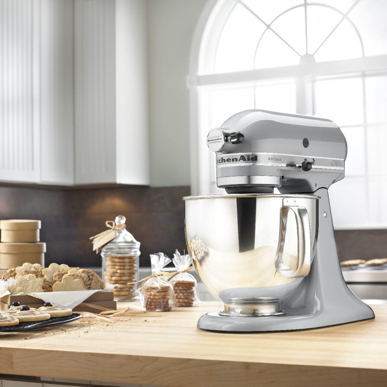 KitchenAid-Artisan Series 5 Quart Tilt Head Stand Mixer with Pouring Shield KSM150PSr